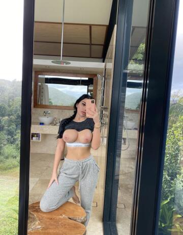 who will come to morocco to suck my tits? 🙏🏻🥺