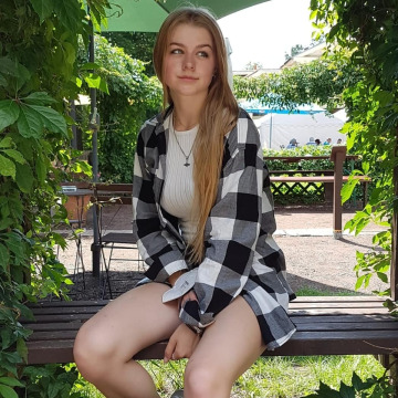 beauty on a bench