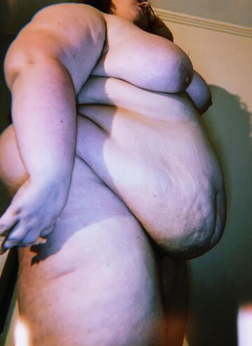 side view belly hang 👀