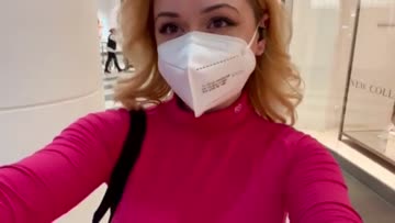 today i went shopping. all eyes were on me!🐷💖 (f23 oc)