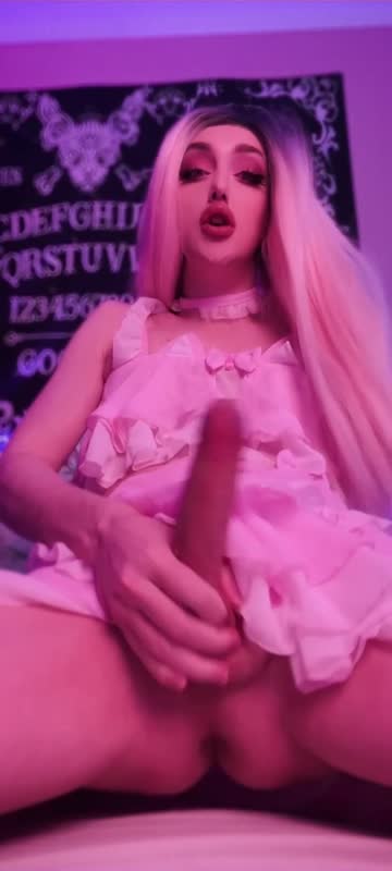 i heard a rumor that you want to suck girls cock