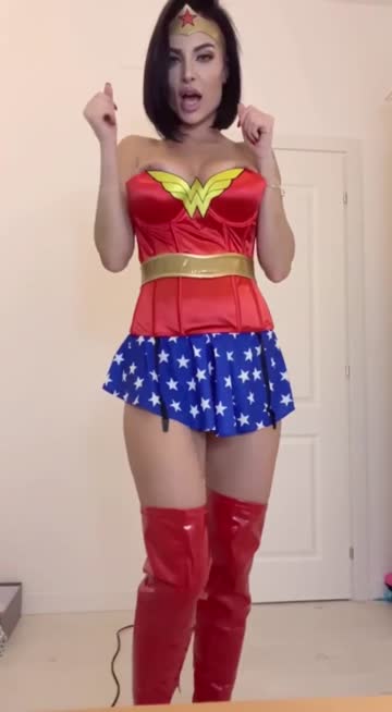 wonder woman by amberjoulie1