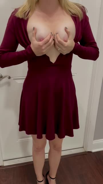 i wear this dress when i want to get hit on by other men (36f)
