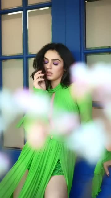 famous insta model latest exclusive deleted n!pslip video!! don't miss link in comments