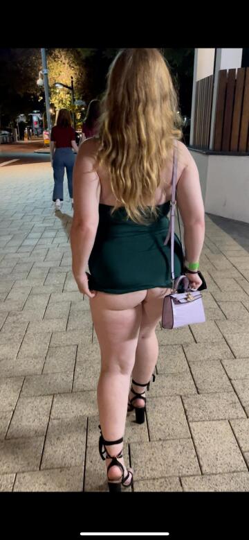 come join the fun 💦 exposing myself in public is one of my favourite things to do