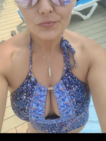 mild as (f)uck today..... have you seen these boobies at your local pool? 🤔😈🤫