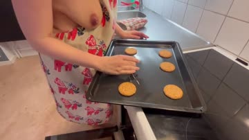 anyone want a cookie and a glass of milk?