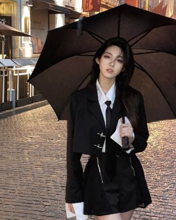 cutie under umbrella