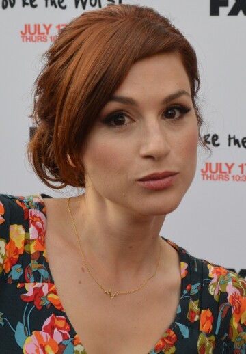 aya cash, actor, jewish on dad's side and considers herself an mot