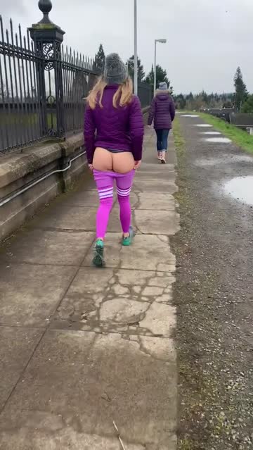 booty leggings flashing outdoor free porn video