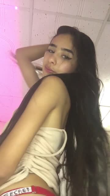 solo brunette latina nsfw video
