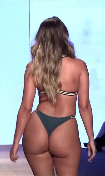 bikini ass model jiggling porn video