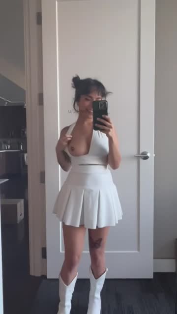 latina skirt flashing porn video