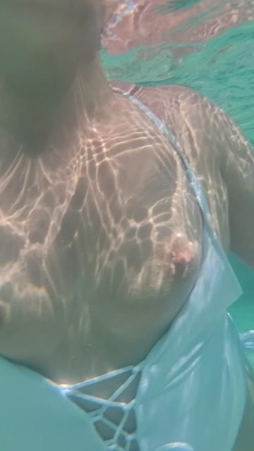 flashing swimsuit milf sex video