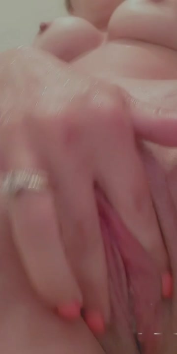 labia pussy fingering porn video