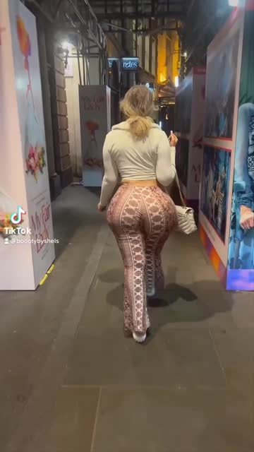 ass blonde big ass 