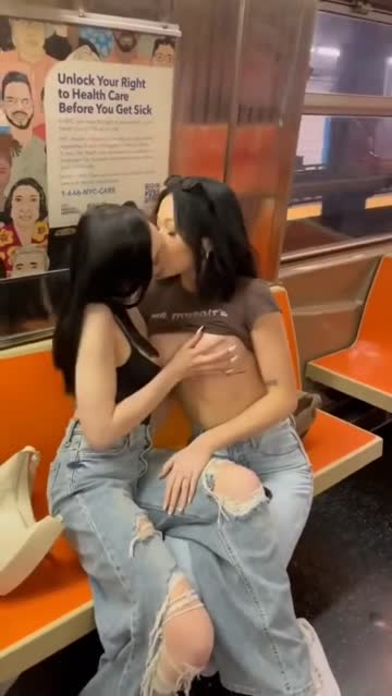 girls kiss public big tits sex video
