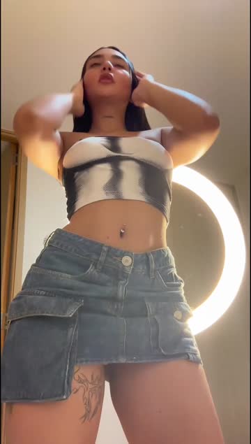 solo latina brunette hot video