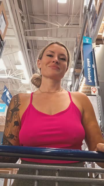 r/caughtpublic flashing pawg public bouncing tits saggy tits natural tits xxx video