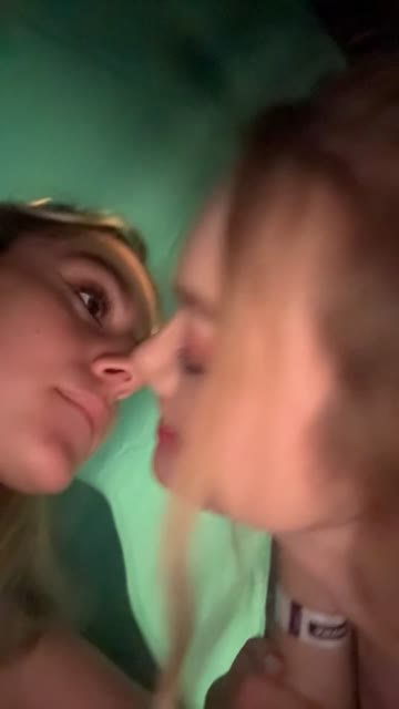 amateur teen blonde nsfw video