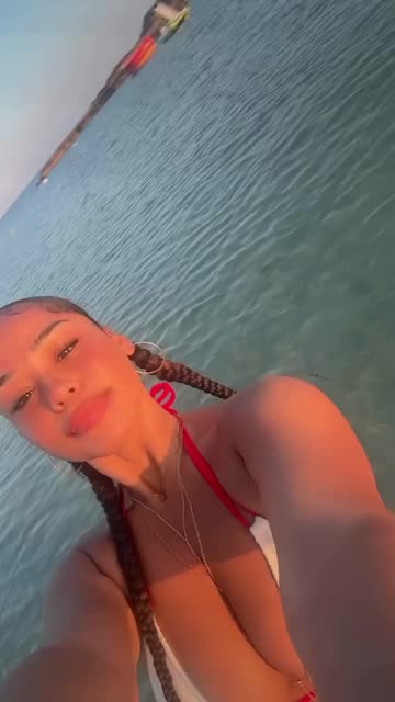 amateur ass big tits hot video