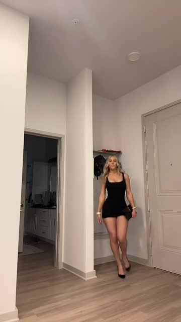 dress blonde tight tight ass xxx video
