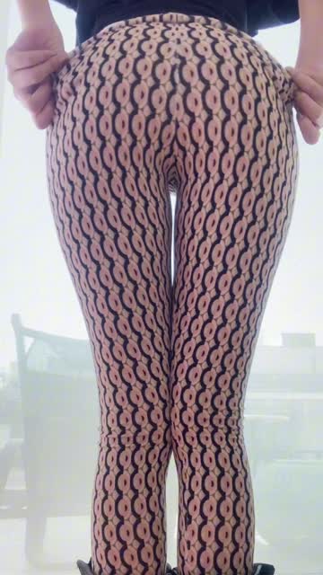 onlyfans yoga pants leggings reveal ass nsfw video