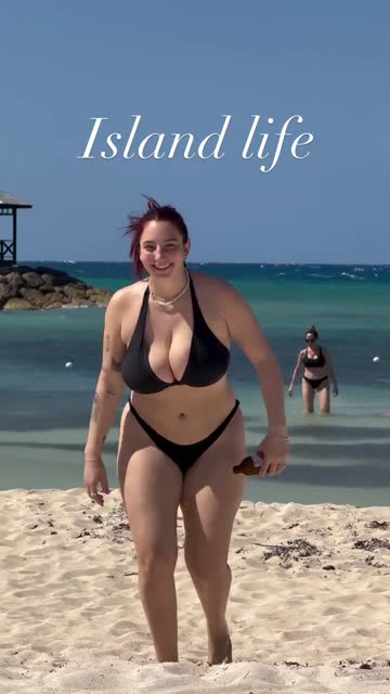 thick brunette boobs porn video
