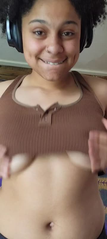squeezing ebony boobs free porn video