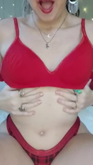 small nipples white girl natural tits nsfw video