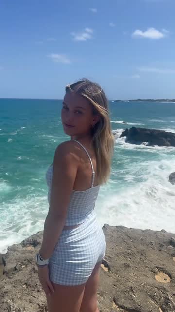 teen blonde onlyfans babe 