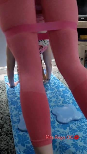 booty yoga redhead yoga pants nsfw video