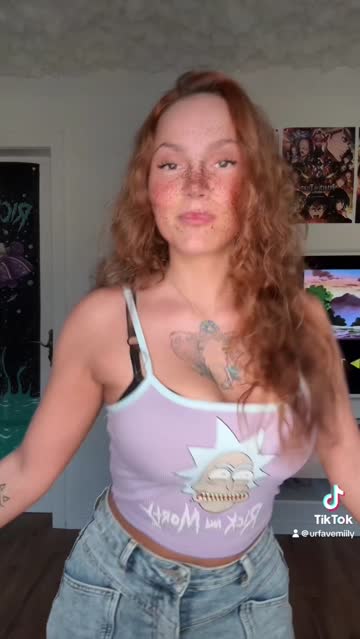 tiktok dance natural tits thick onlyfans teen 