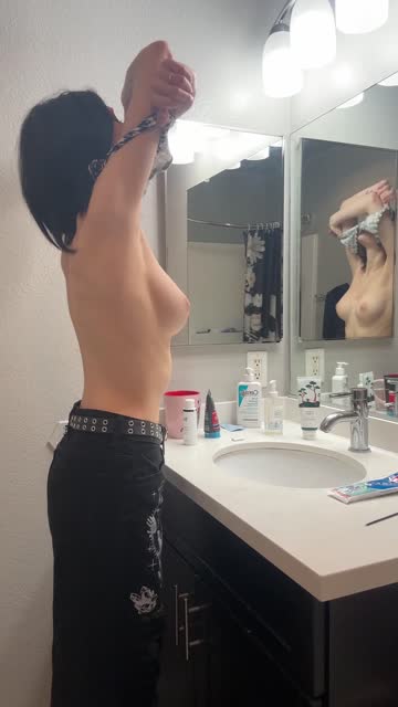 solo tits hidden camera brunette big tits nsfw video