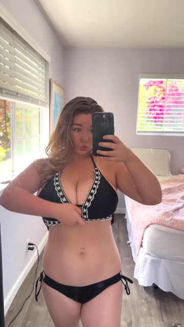 thick homemade amateur huge tits boobs babe 