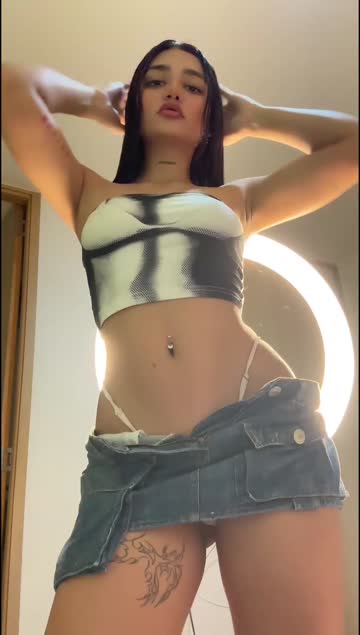 solo latina brunette hot video