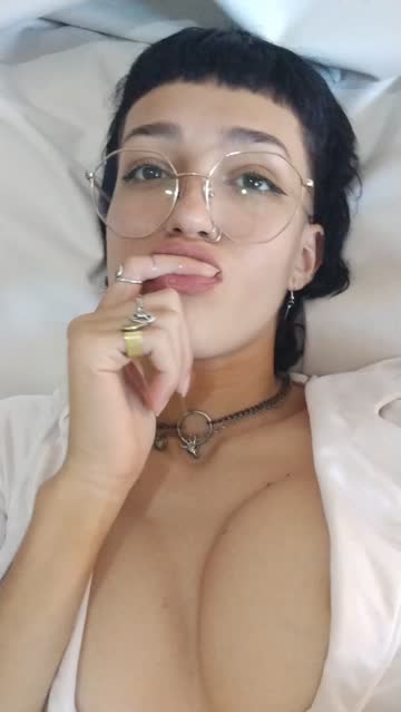 petite amateur latina glasses finger in mouth free porn video