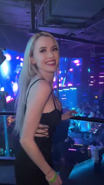 tits blonde public hot video