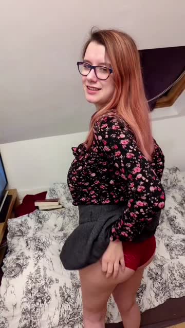 amateur cute boobs glasses booty huge tits innocent 