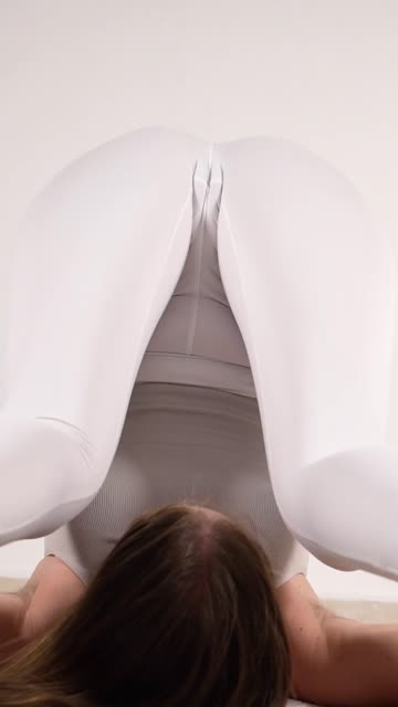 onlyfans teen yoga yoga pants porn video