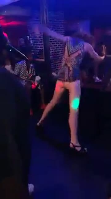 ass twerking dancing 
