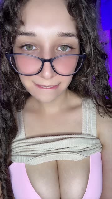natural tits teen big tits boobs brunette 