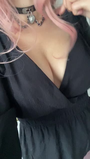 cleavage petite tits hot video