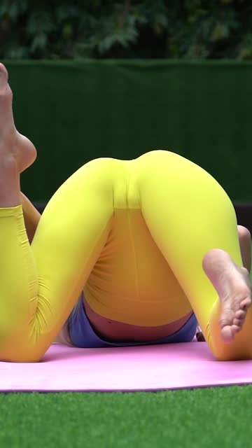 onlyfans yoga yoga pants hot video