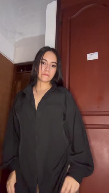 solo brunette latina free porn video