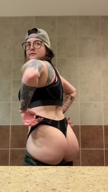 gym ass leggings 