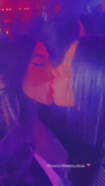 kissing lesbian bisexual nsfw video