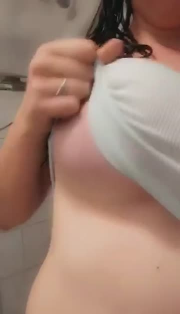 curvy boobs teen 