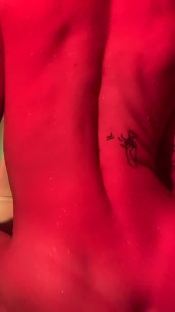 slimthick tattooed latina bathroom xxx video