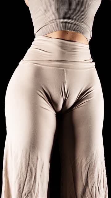 yoga pants onlyfans teen ass amateur yoga 